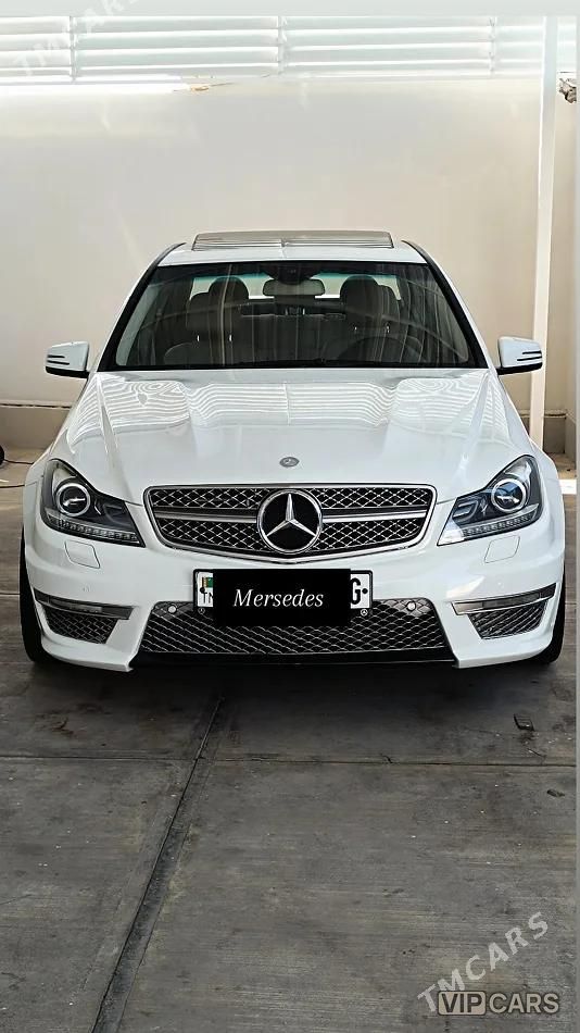 Mercedes-Benz C300, 2012