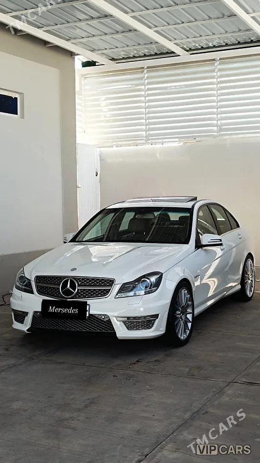 Mercedes-Benz C300, 2012