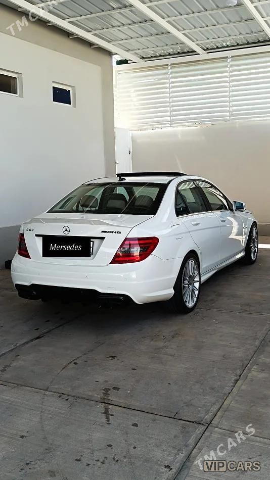 Mercedes-Benz C300, 2012