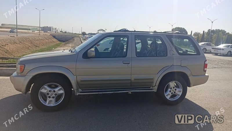 Infiniti QX4, 1999