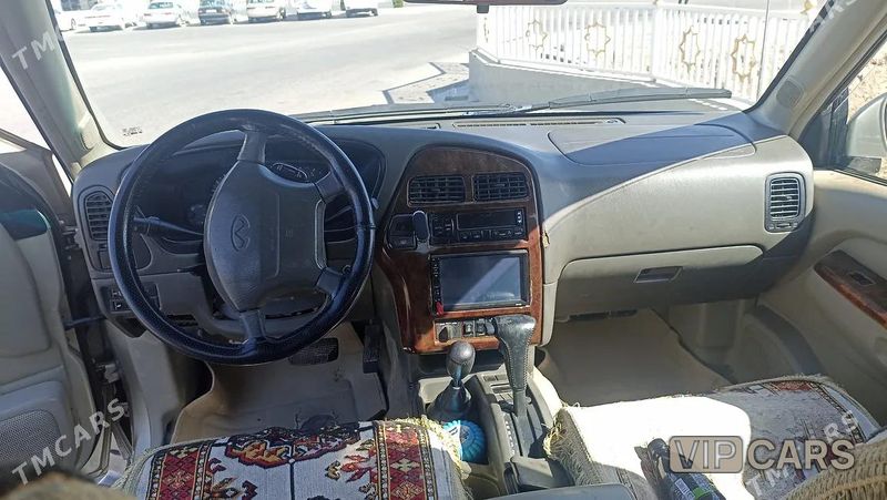 Infiniti QX4, 1999
