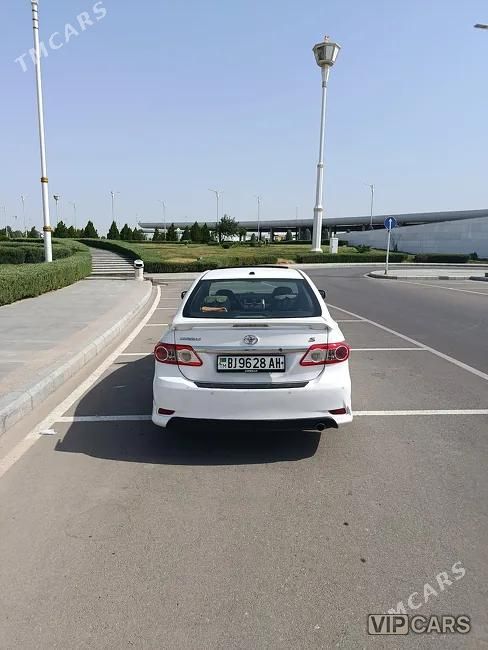 Toyota Corolla, 2011