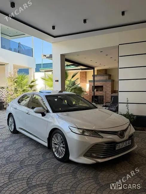 Toyota Camry, 2020 — фото 1