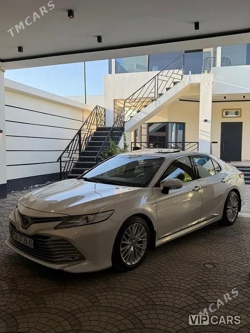 Toyota Camry, 2020