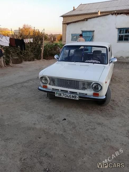 Lada 2104, 1980