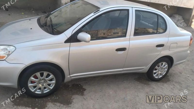 Toyota Echo, 2005
