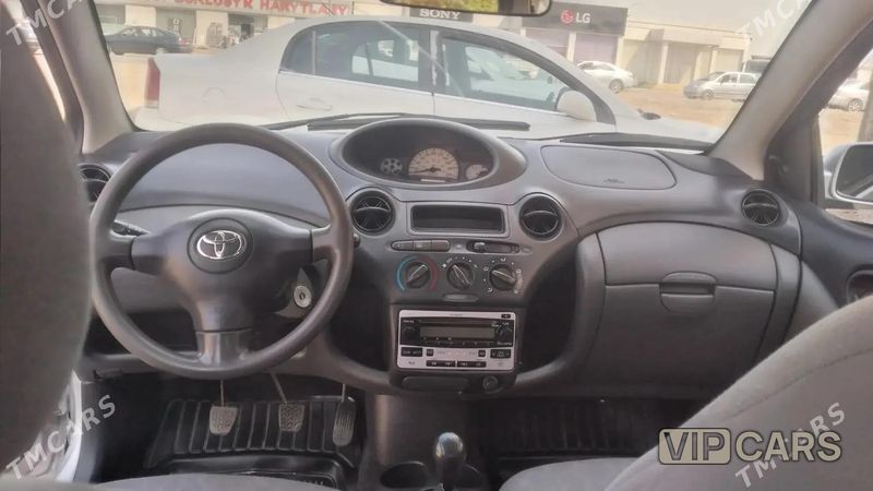 Toyota Echo, 2005