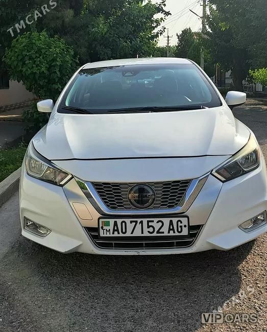 Nissan Versa, 2020