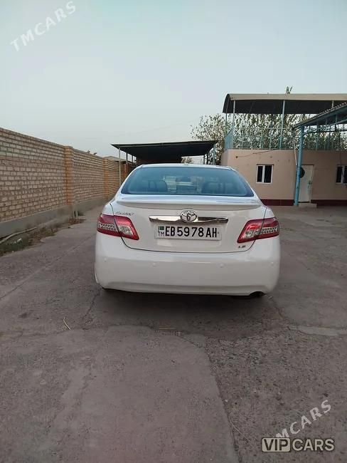 Toyota Camry, 2010