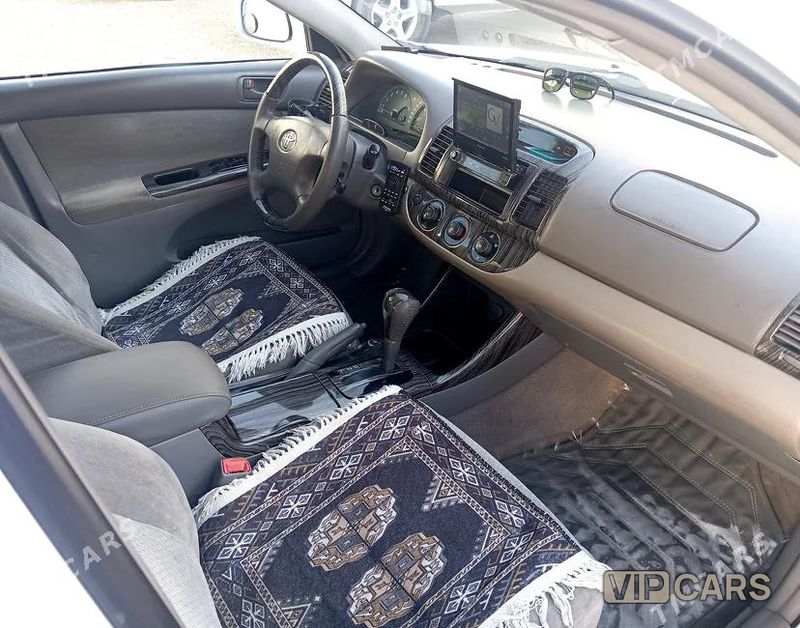 Toyota Camry, 2004