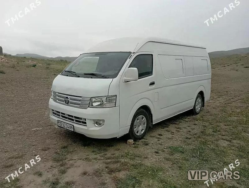 Toyota Hiace, 2015