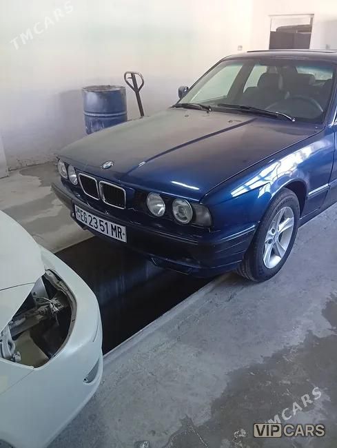 BMW 5 Series, 1990