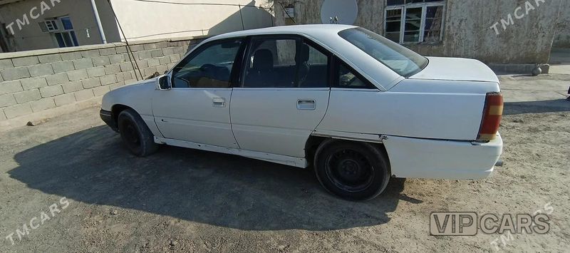 Opel Omega, 1990