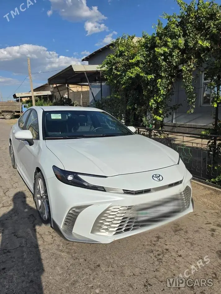 Toyota Camry, 2025 — фото 1