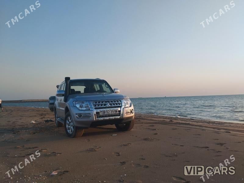 Mitsubishi Pajero, 2009