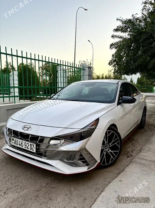 Hyundai Elantra, 2022