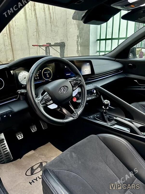 Hyundai Elantra, 2022