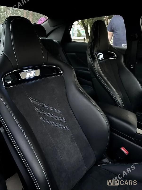 Hyundai Elantra, 2022