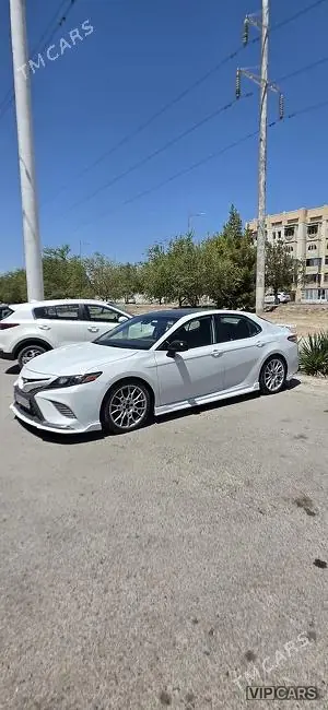 Toyota Camry, 2020 — фото 1