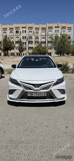 Toyota Camry, 2020