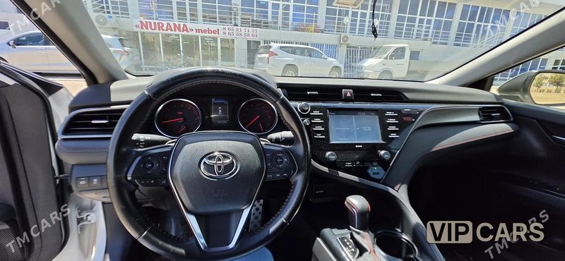 Toyota Camry, 2020