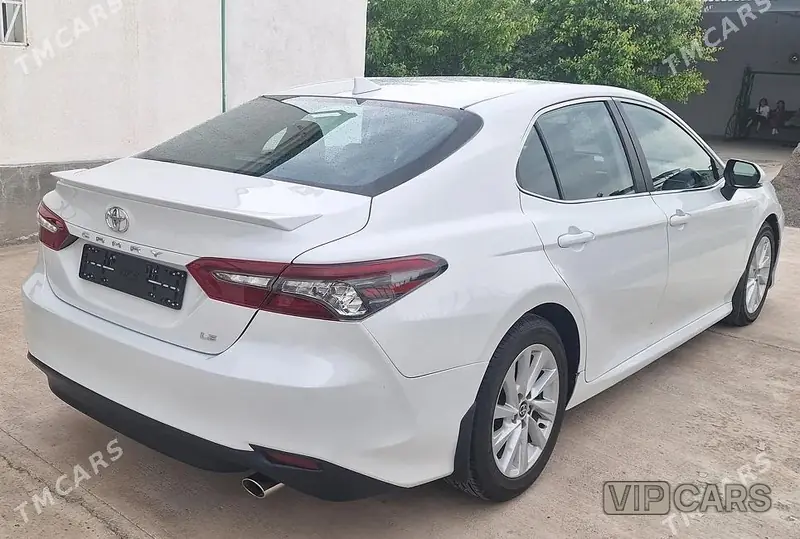 Toyota Camry, 2022 — фото 2