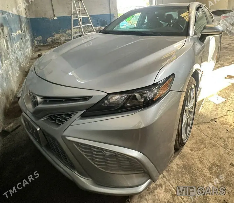 Toyota Camry, 2023 — фото 1