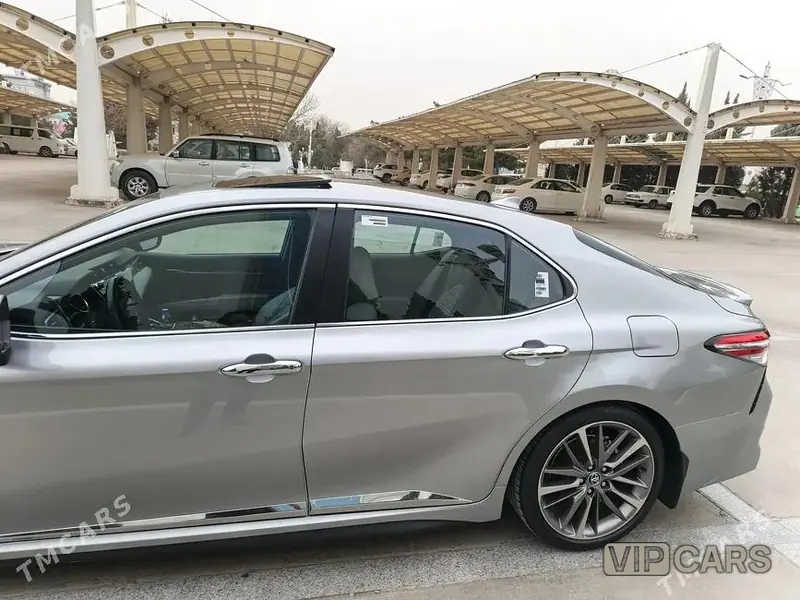 Toyota Camry, 2021 — фото 1