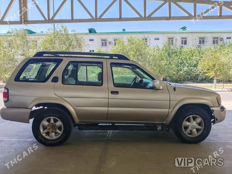 Nissan Pathfinder, 2002