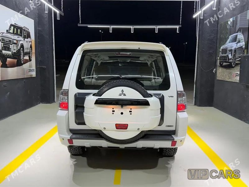 Mitsubishi Pajero, 2010
