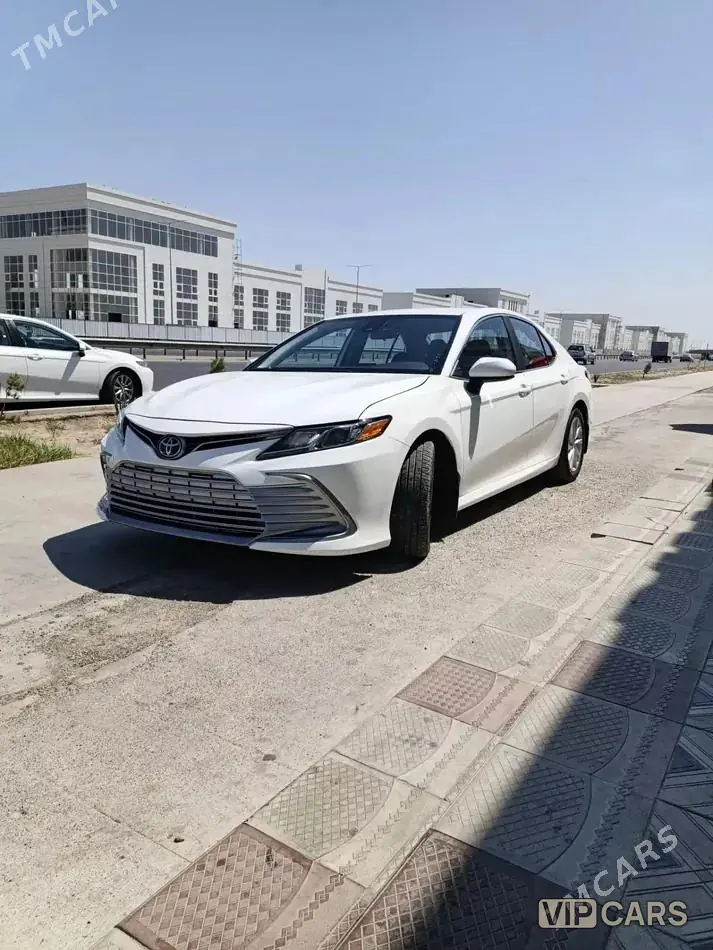 Toyota Camry, 2022 — фото 2