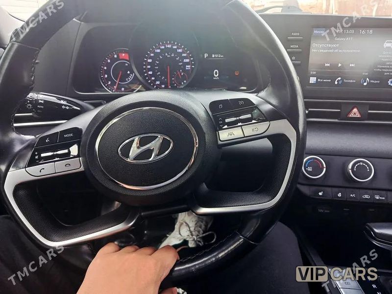 Hyundai Elantra, 2021
