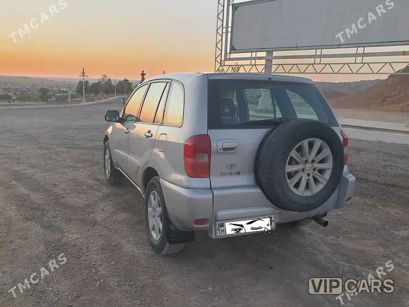 Toyota RAV4, 2001