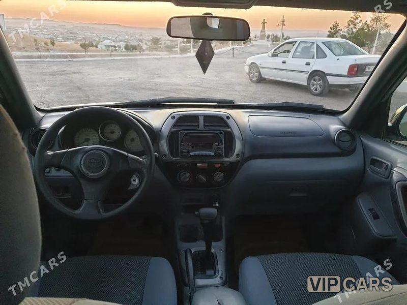 Toyota RAV4, 2001