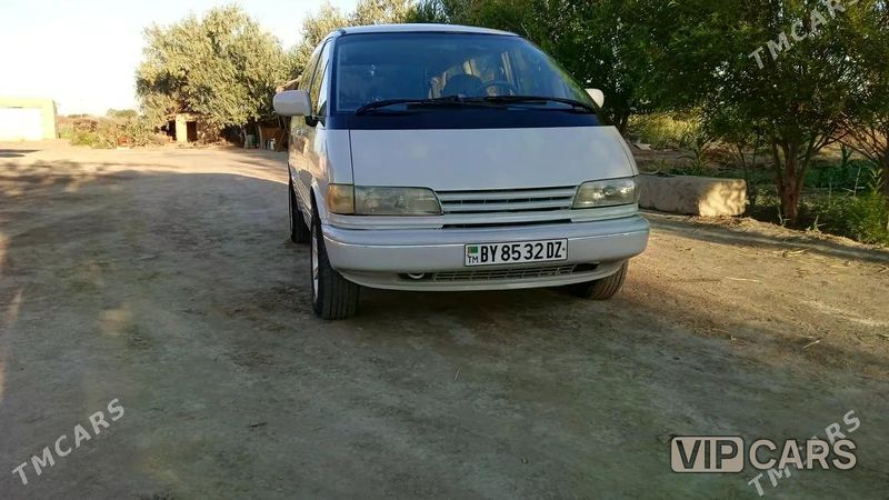 Toyota Previa, 1993