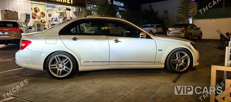 Mercedes-Benz C350, 2008