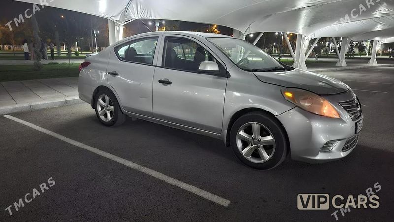 Nissan Versa, 2014