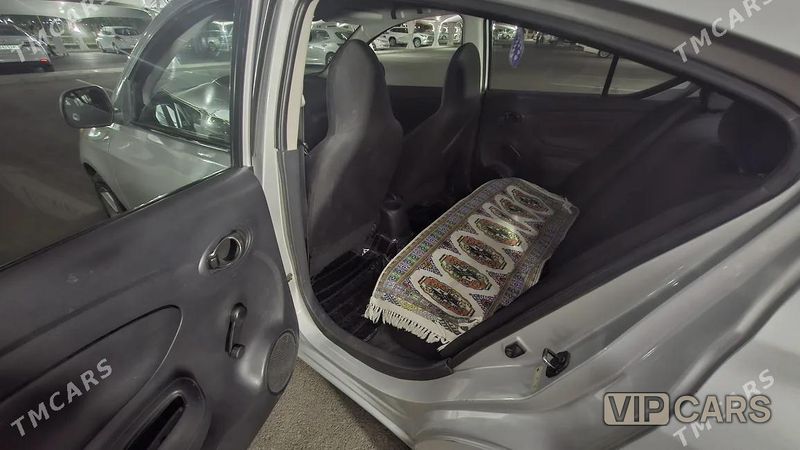 Nissan Versa, 2014