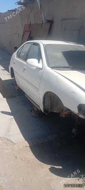 Nissan Altima, 1996