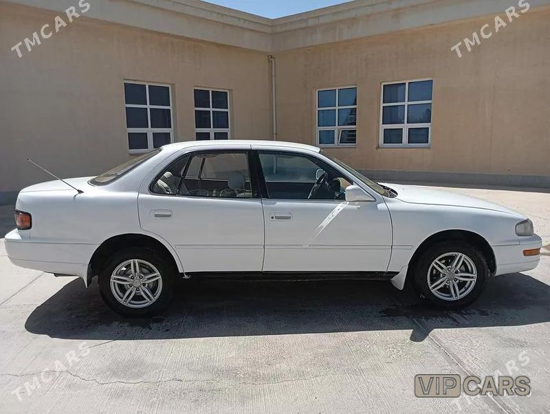 Toyota Camry, 1993