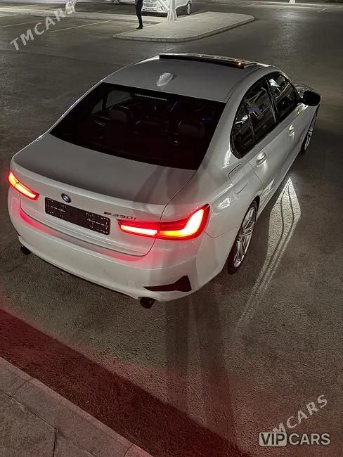 BMW 330, 2021