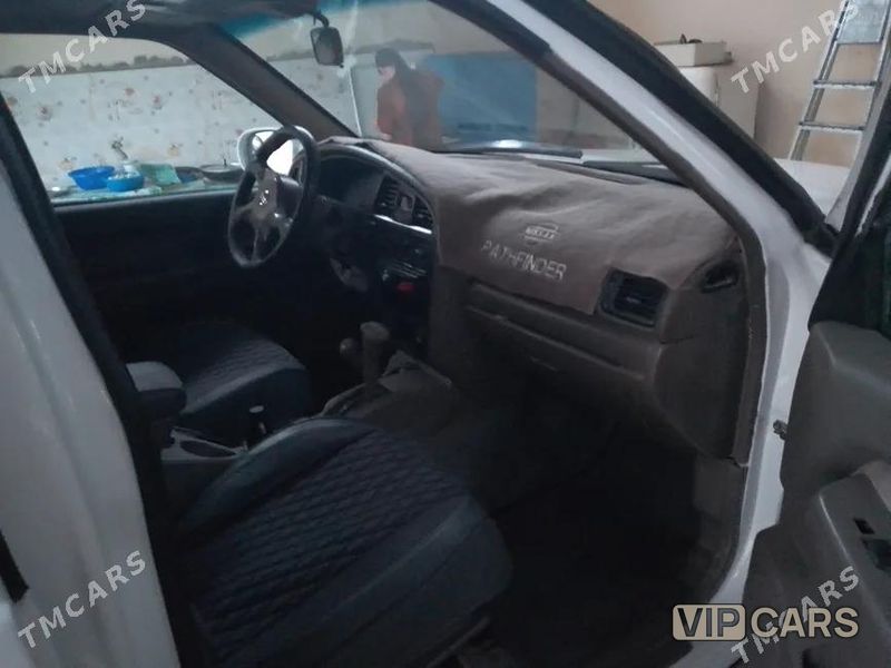 Nissan Pathfinder, 2003