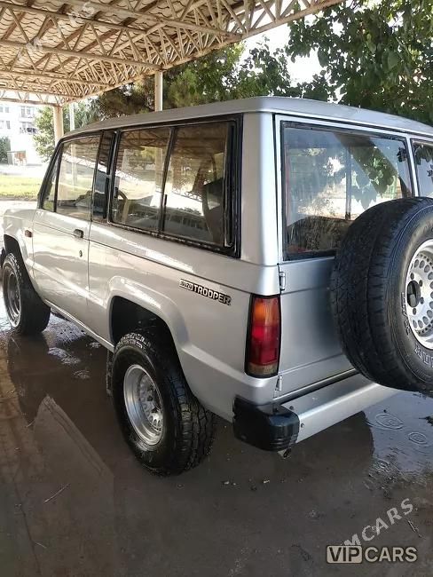 Isuzu Trooper, 1990