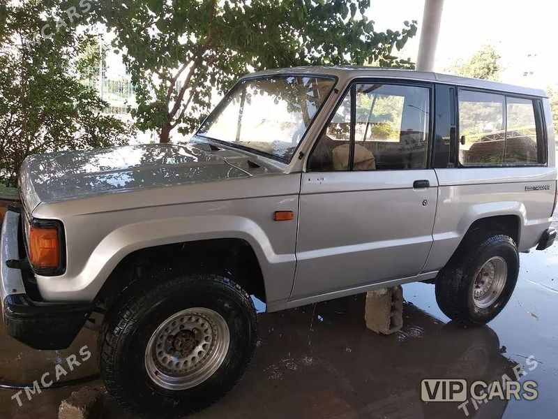 Isuzu Trooper, 1990