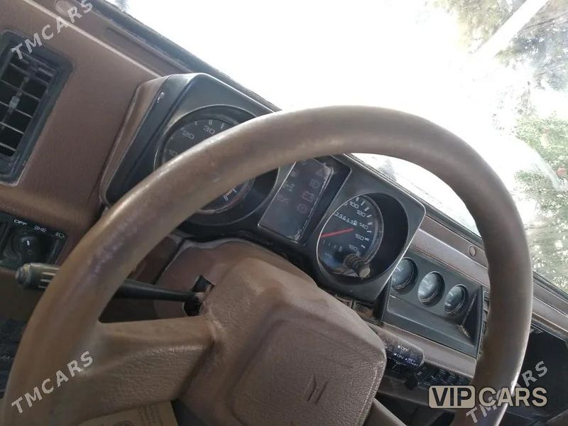 Isuzu Trooper, 1990