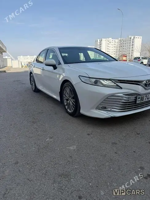 Toyota Camry, 2018 — фото 1