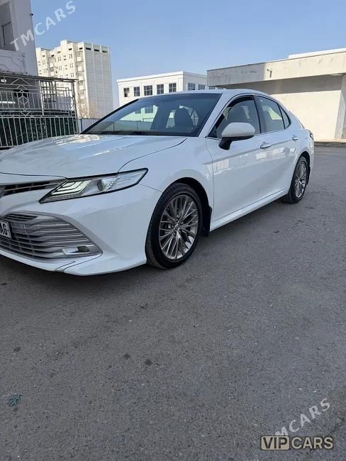 Toyota Camry, 2018