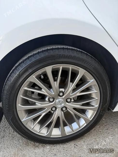 Toyota Camry, 2018