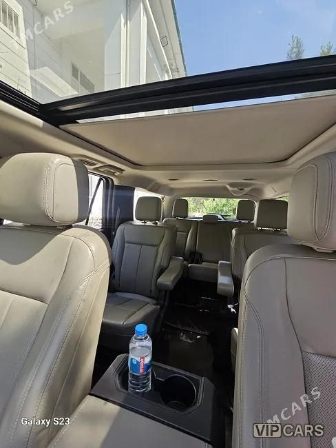 Ford Expedition, 2021