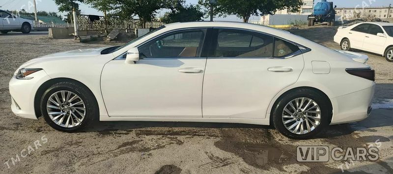 Lexus ES 300h, 2020